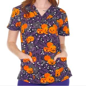 NWT Women’s Medium Happy Halloween I Love Scrubs Scrub Top